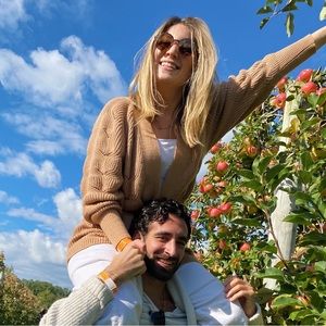 Brown cardigan with tie